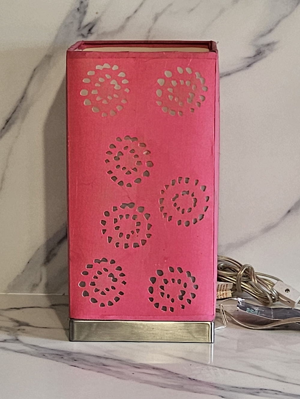 Pink Decorative Desk Lamp - Modern Accent Lighting